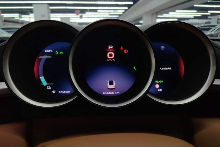 Used ORA Lightning Cat 2022 555 km Luxury Edition
