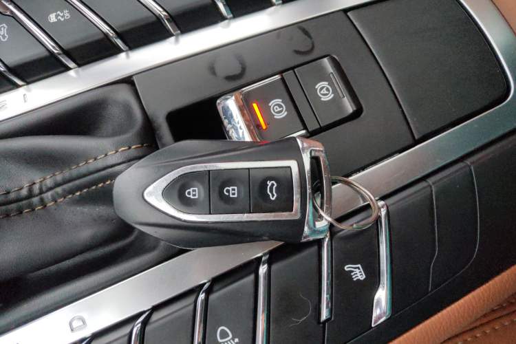 Used Zotye SR9 2017 2.0T Automatic Ultimate Edition
