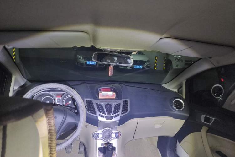 Used Ford Fiesta 2009 Hatchback 1.5L Manual Fashion Edition
