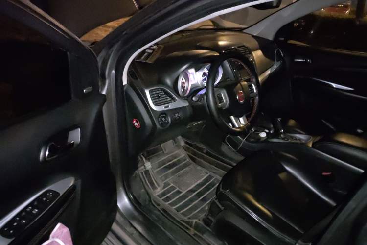 Used Fiat Freemont 2012 2.4L Luxury Edition
