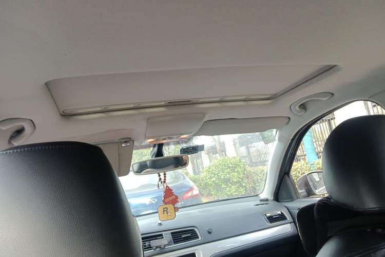 Used Volkswagen Gran Lavida 2013 1.6L Automatic Comfort Model
