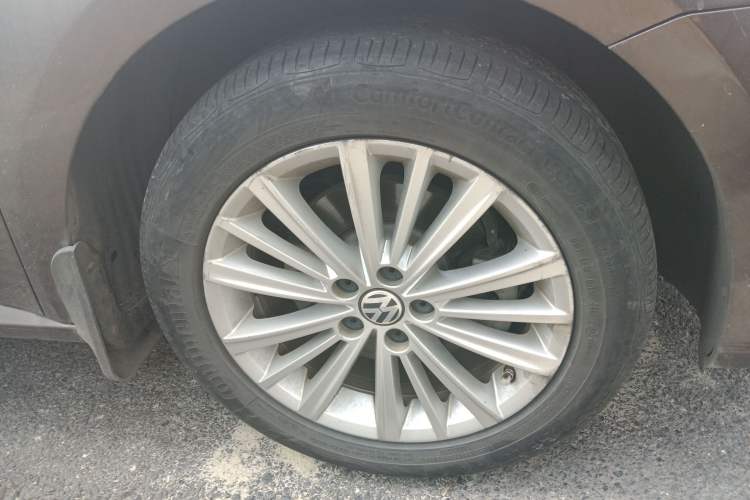 Used Volkswagen Gran Lavida 2013 1.6L Automatic Comfort Model
