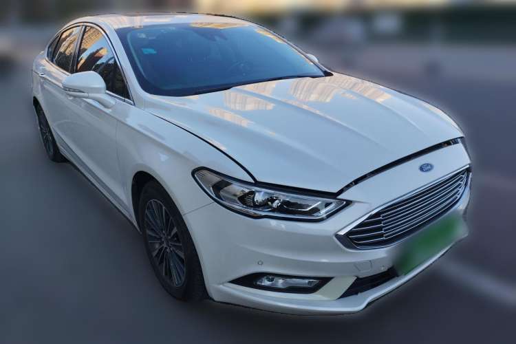 Used Ford Mondeo New Energy 2018 2.0 PHEV Zhihao Trim Front Right 45 Deg