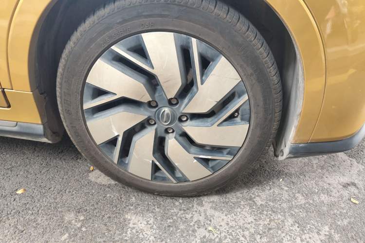 Used AION Trumpchi GE3 2018 530 Internet Premium Edition Right Front Wheel Hub