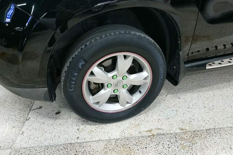 Used BYD S6 2014 2.0L Manual Luxury 5-Seater
