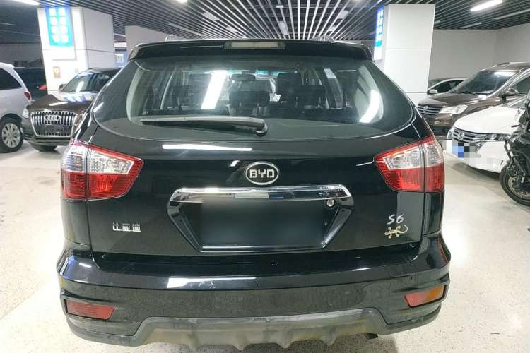 Used BYD S6 2014 2.0L Manual Luxury 5-Seater
