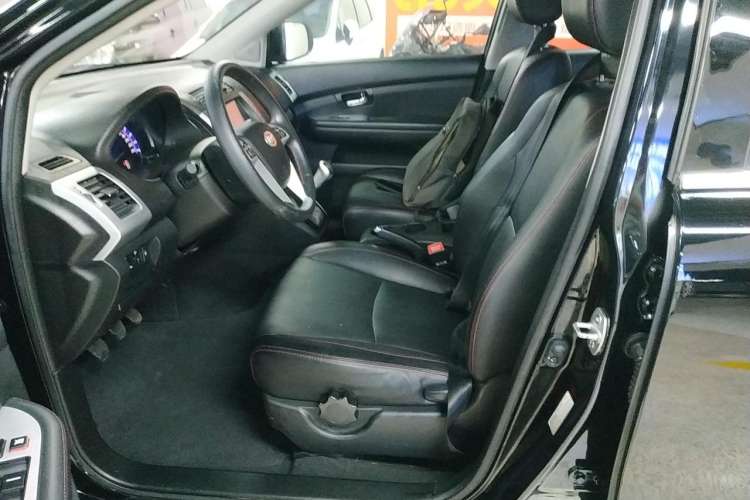 Used BYD S6 2014 2.0L Manual Luxury 5-Seater
