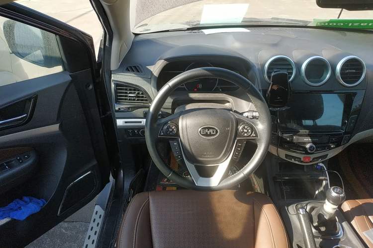 Used BYD S7 2015 1.5T Upgraded Manual Luxury Model