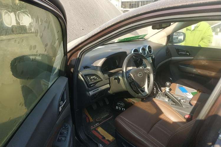 Used BYD S7 2015 1.5T Upgraded Manual Luxury Model