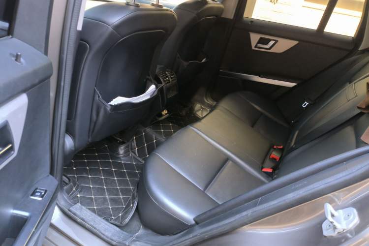 Used Mercedes-Benz GLK-Class 2013 GLK 300 4MATIC Dynamic Sunroof Model