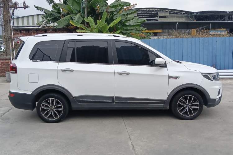 Used SWM X3 2018 1.5L Manual Fashion Version