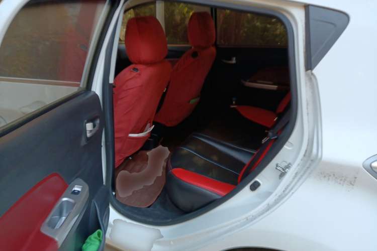 Used CHANGAN Benni 2015 1.4L Manual Sunroof Version China V Standard
