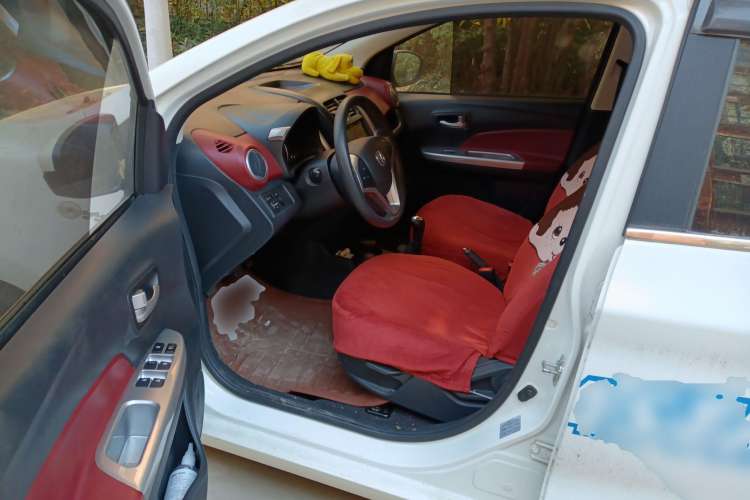 Used CHANGAN Benni 2015 1.4L Manual Sunroof Version China V Standard
