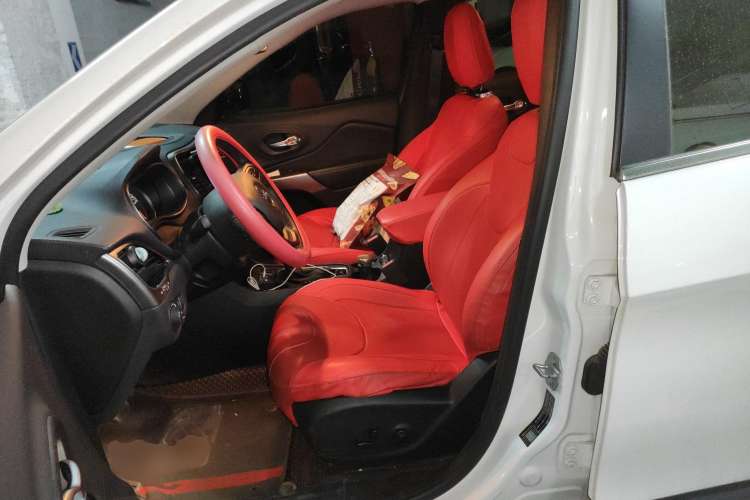 Used Jeep Cherokee 2020 2.0T Two-Wheel Drive Leading Edition