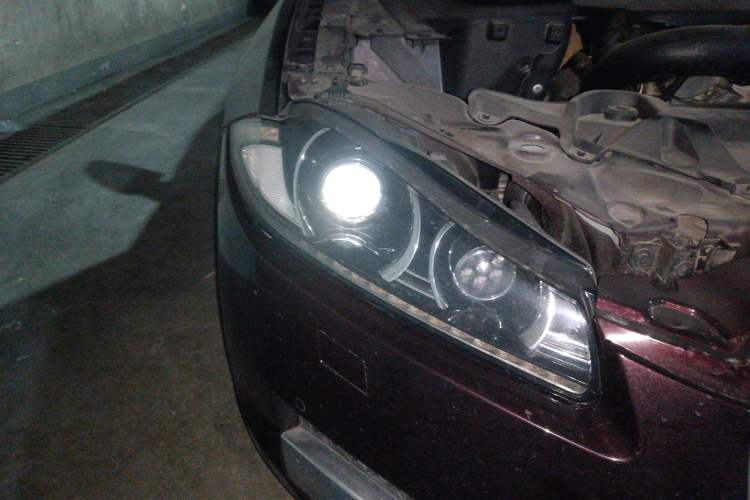 Used Jaguar XF 2015 XF 2.0T Luxury Edition Right Front Headlight