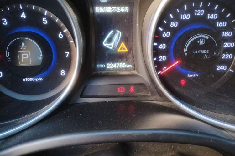 Used Hyundai Santa Fe 2013 2.0T Automatic All-Wheel Drive Top Trim