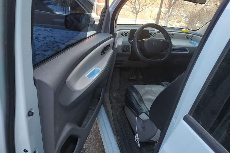 Used Dongfeng Fengon MINIEV 2022 Candy-Style Bubble Gum Driver Seat