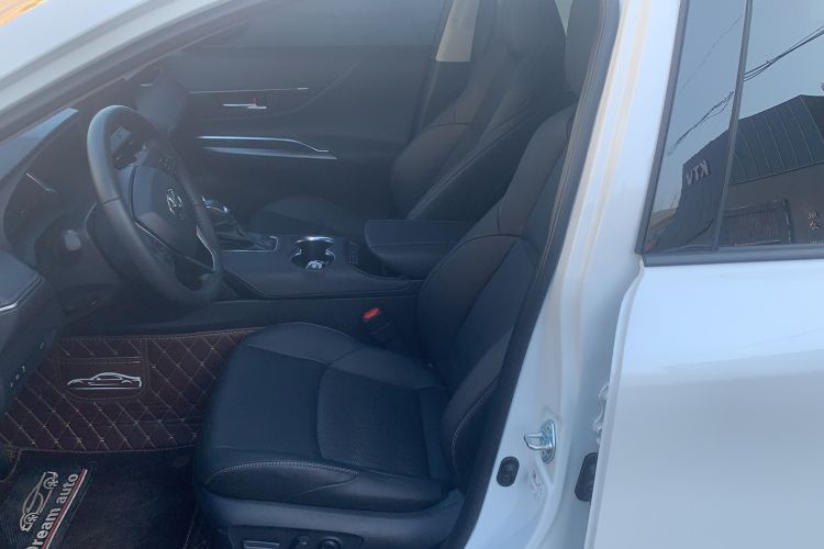 Used Toyota Venza 2023 2.5L Smart Electric Hybrid Dual-Drive Prestige Version
