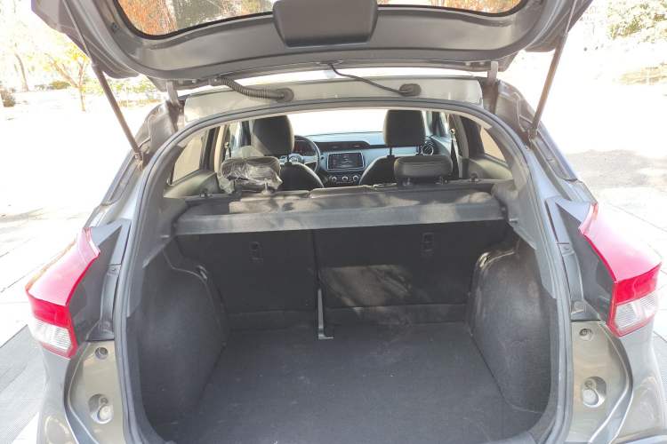 Used Nissan Kicks 2021 1.5L XV CVT Smart Connect Luxury Edition
