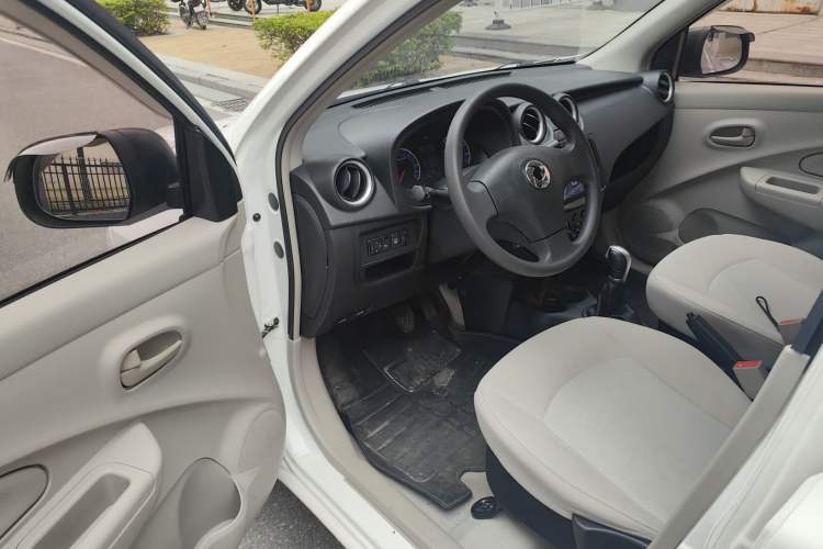 Used Dongfeng Junfeng ER30 2018 Base Model