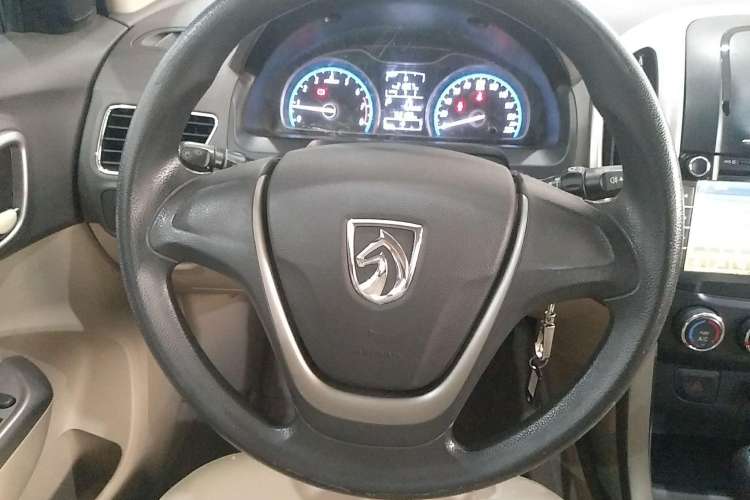 Used Baojun 630 2014 1.5L automatic comfort version