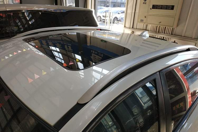 Used Venucia T90 2018 2.0L CVT Smart Connect Luxury Edition China V Standard