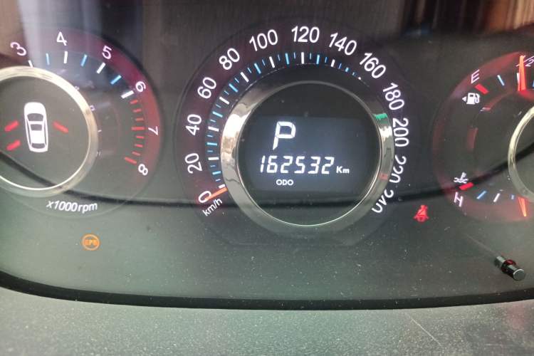 Used Luxgen Great 7 SUV 2013 Limited-Edition Sharp Model 2.2T Two-Wheel-Drive Smart Version
