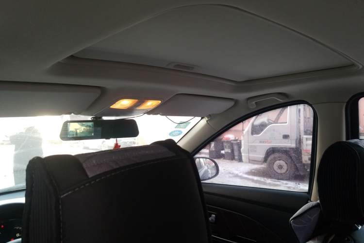 Used Dongfeng Fengon 370 2018 S370 1.5L Manual Luxury 7-Seater
