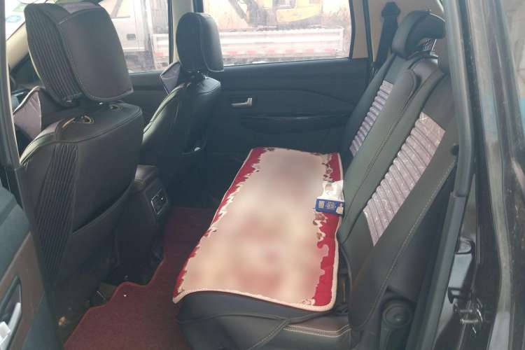 Used Dongfeng Fengon 370 2018 S370 1.5L Manual Luxury 7-Seater
