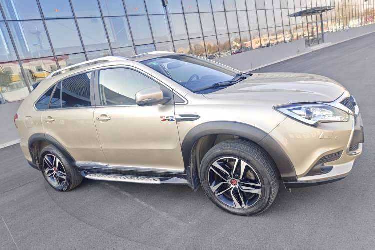 Used BYD Tang New Energy 2015 2.0T Four-Wheel-Drive Flagship Model Exterior 2