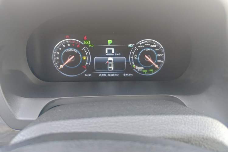 Used BYD Tang New Energy 2015 2.0T Four-Wheel-Drive Flagship Model Odometer Close Up