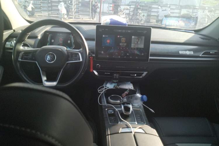 Used BYD Qin Pro New Energy 2019 DM Super Edition 1.5TI Automatic Smart Connect Prestige Model China V Standard Center Console