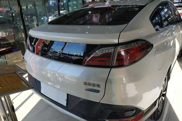 Used Venucia T90 2018 2.0L CVT Smart Connect Luxury Edition China V Standard