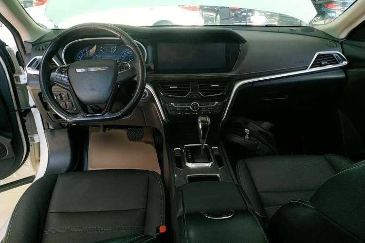 Used Venucia T90 2018 2.0L CVT Smart Connect Luxury Edition China V Standard