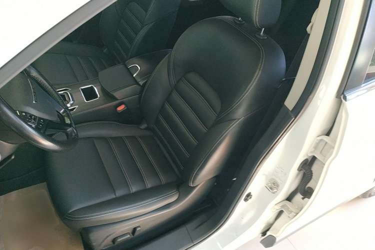 Used Venucia T90 2018 2.0L CVT Smart Connect Luxury Edition China V Standard