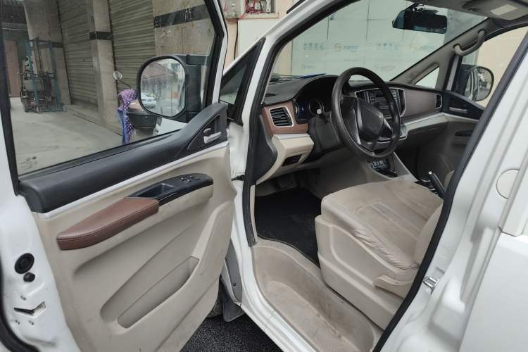 Used FORTHING Lingzhi M5 2021 Passenger Version Comfort Model 7 Seats