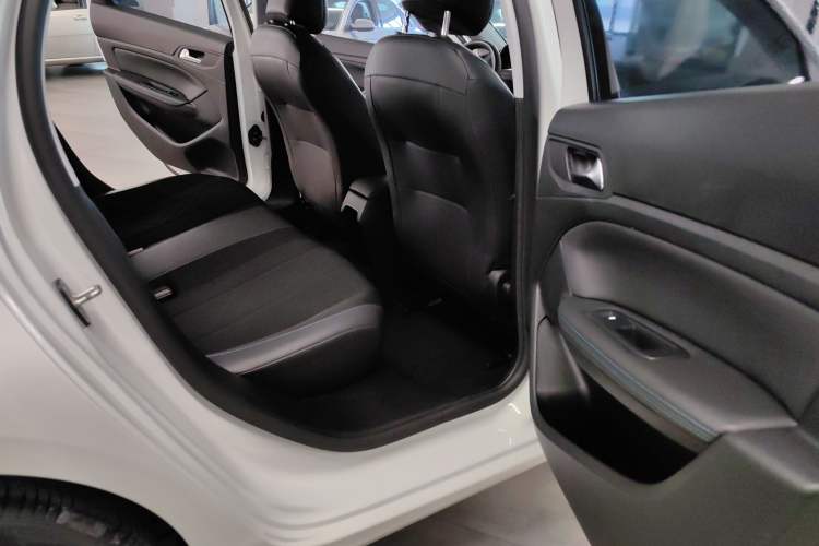 Used Peugeot 308 2016 230THP Automatic Luxury Edition Interior 4