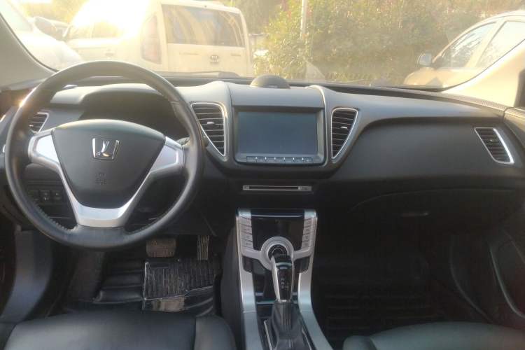 Used Luxgen 5 2014 Dance Limited Edition 1.8T Automatic Luxury Version
