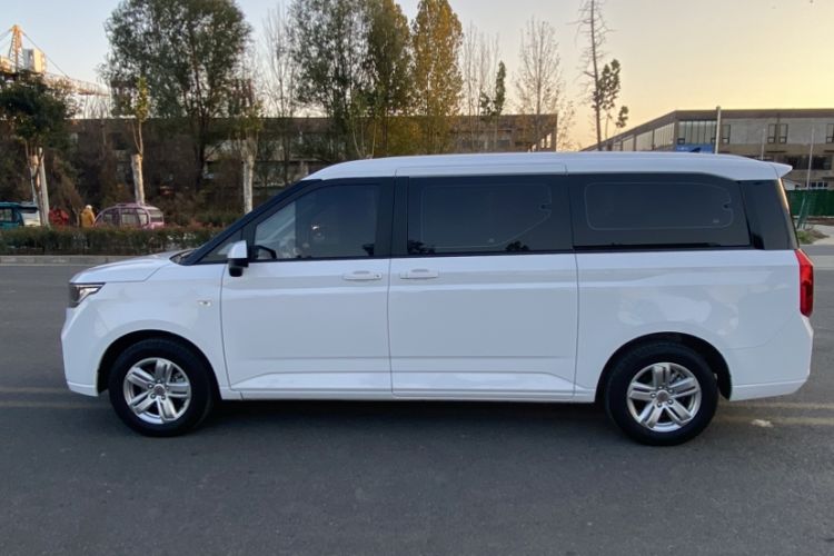 Used Wuling Zhengcheng 2021 1.5T Manual Luxury Commercial Vehicle