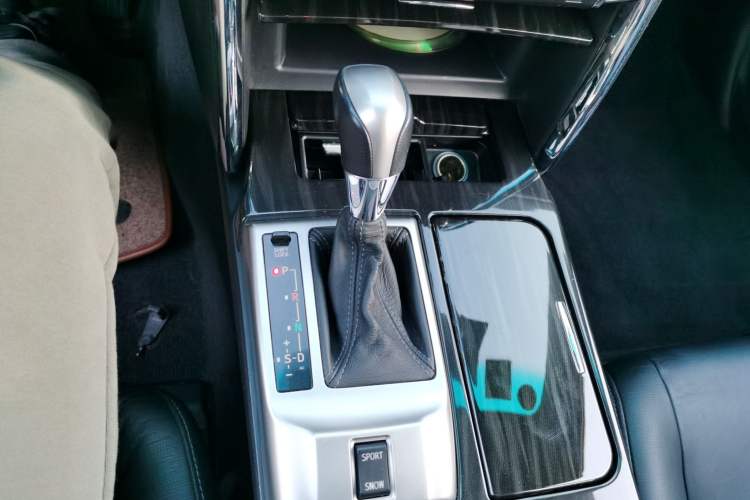 Used Toyota Reiz 2012 2.5V Fengdu Elite Stylish Edition
