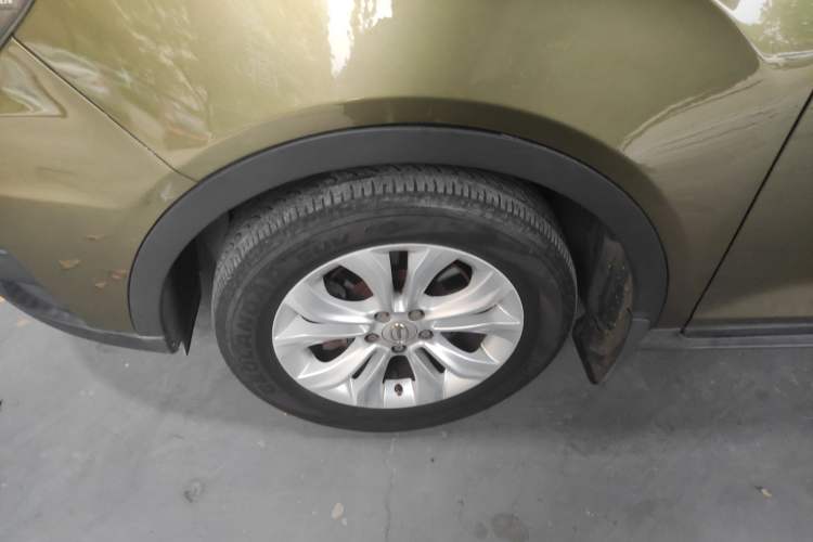 Used GAC Trumpchi GS5 Super 2015 2.0L Automatic Two-Wheel Drive Elite Edition Left Front Wheel Hub