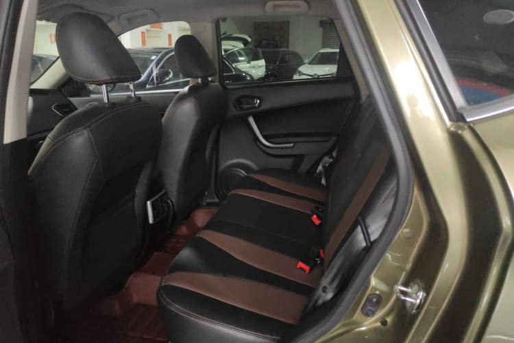 Used GAC Trumpchi GS5 Super 2015 2.0L Automatic Two-Wheel Drive Elite Edition Left Rear Seat