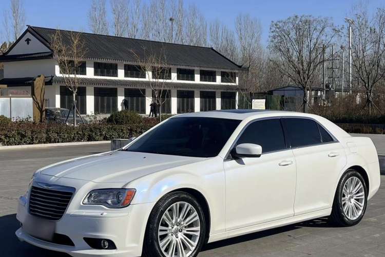 Used Chrysler 300C 2014 3.0L Excellence Edition