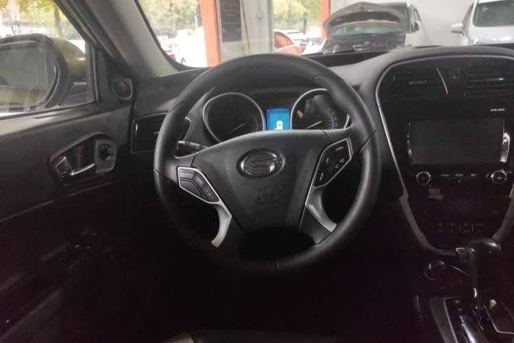 Used GAC Trumpchi GS5 Super 2015 2.0L Automatic Two-Wheel Drive Elite Edition Steering Wheel
