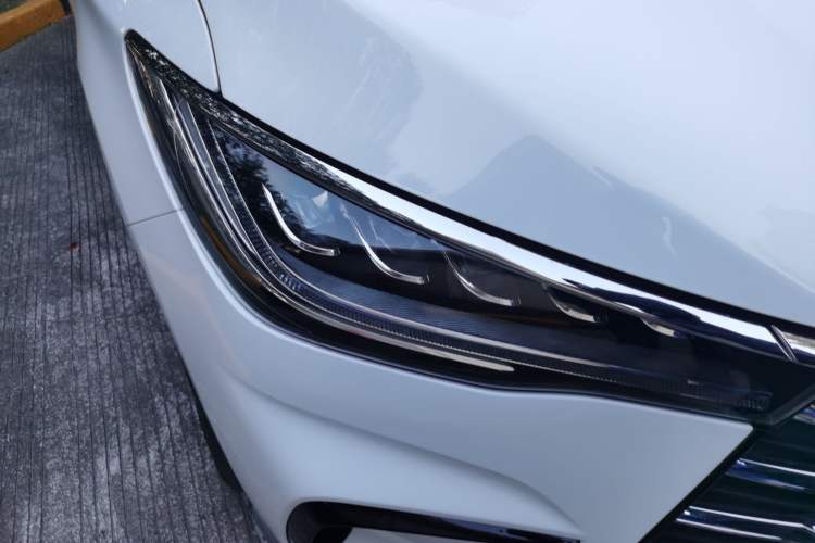 Used BYD Song MAX New Energy 2022 DM-i 105KM Prestige Model Right Front Headlight