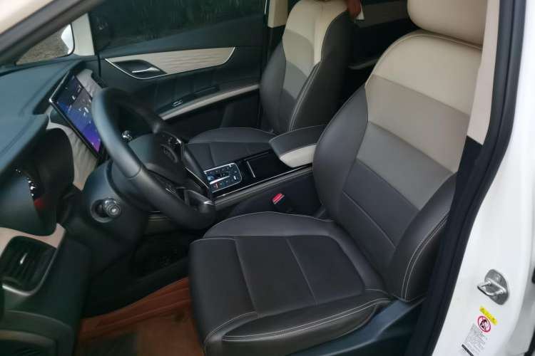 Used BYD Song MAX New Energy 2022 DM-i 105KM Prestige Model Left Front Seat