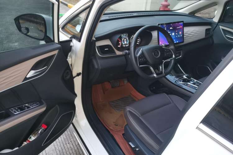 Used BYD Song MAX New Energy 2022 DM-i 105KM Prestige Model Driver Seat