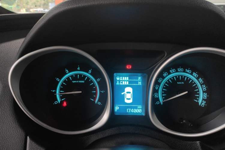 Used GAC Trumpchi GS5 Super 2015 2.0L Automatic Two-Wheel Drive Elite Edition Odometer Close Up