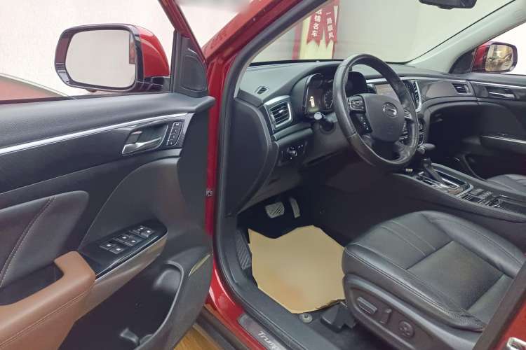 Used GAC Trumpchi GS7 2017 320T Two-Wheel-Drive Luxury Smart Connectivity Model
