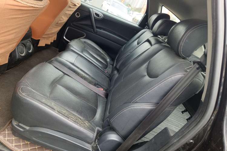 Used Luxgen Great 7 SUV 2013 Limited-Edition Sharp Model 2.2T Two-Wheel-Drive Smart Version
